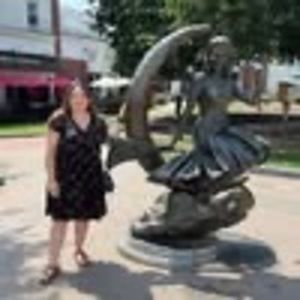 Meet your Posher, Elyse